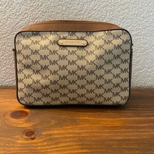 Michael Kors crossbody